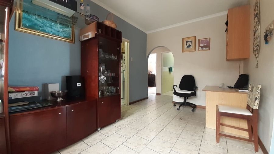 4 Bedroom Property for Sale in Wetton Western Cape